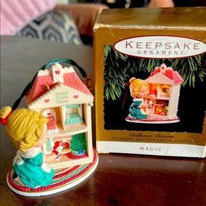 Keepsake ornament, dollhouse, streams, flickering, and sequence lights magic